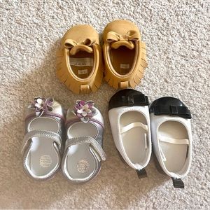 Bundle set of baby crib shoes - 6 months size 2.5